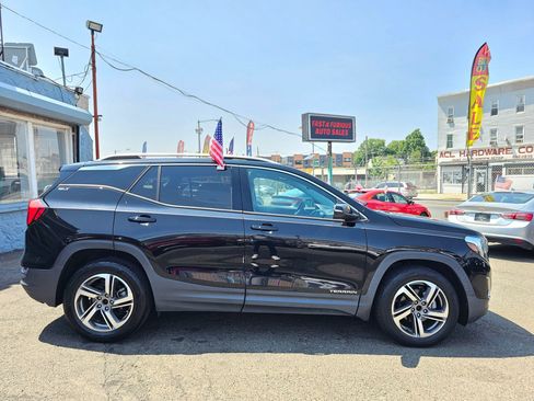 Used 2020 GMC Terrain SLT image 3