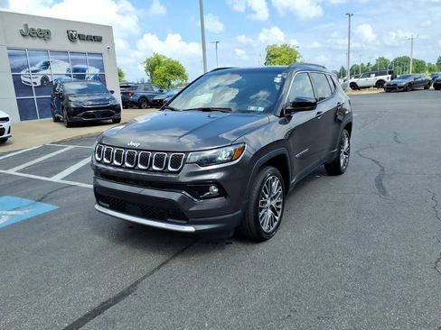 Used 2023 Jeep Compass Limited w/ Elite Group AWD/4WD image 2
