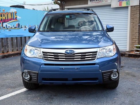 Used 2010 Subaru Forester 2.5X Limited AWD/4WD image 2