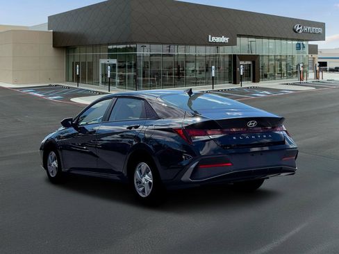 New 2026 Hyundai Elantra SE image 5