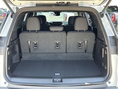 New 2026 GMC Acadia Elevation image 25
