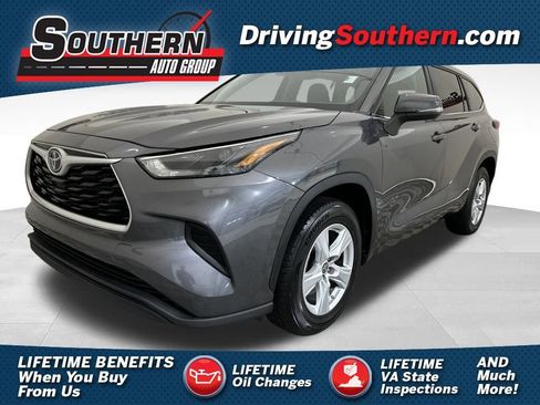 Used 2023 Toyota Highlander L image 1