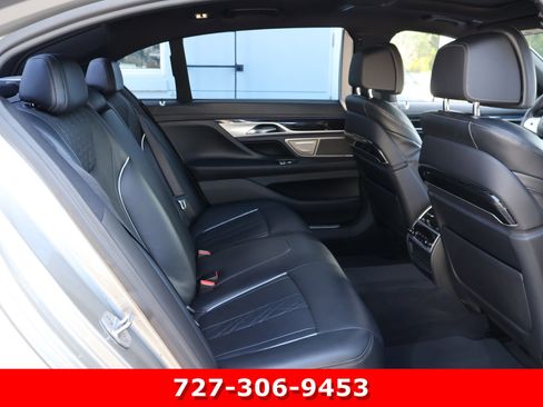 Used 2021 BMW 750i xDrive w/ Executive Package image 19