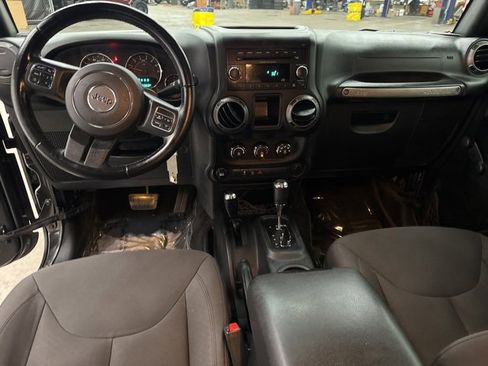 Used 2018 Jeep Wrangler Unlimited Sport w/ Connectivity Group image 8