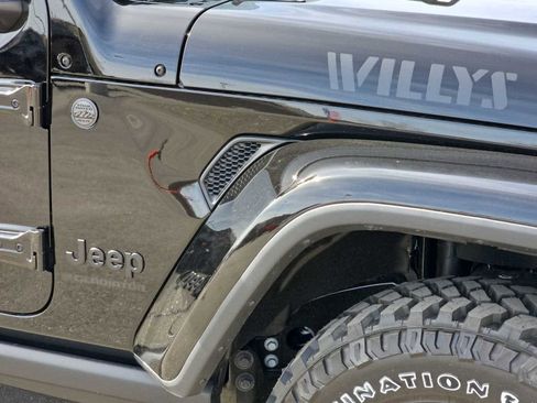 New 2026 Jeep Gladiator Sport image 18