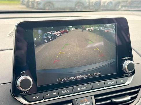 New 2025 Nissan Altima 2.5 SR image 9