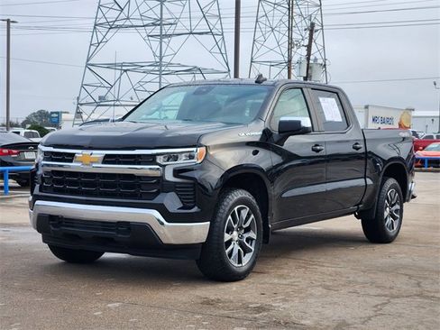 Used 2024 Chevrolet Silverado 1500 LT image 3