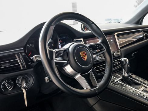 Used 2020 Porsche Macan AWD/4WD image 15
