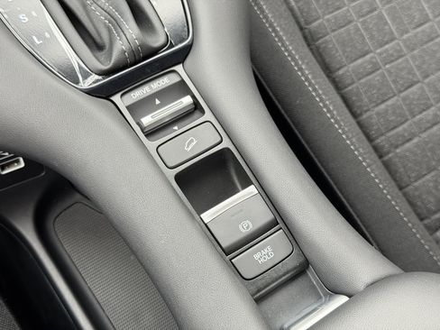 Certified 2023 Honda HR-V LX image 24