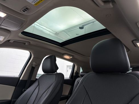 Used 2019 Lincoln Nautilus Reserve image 3