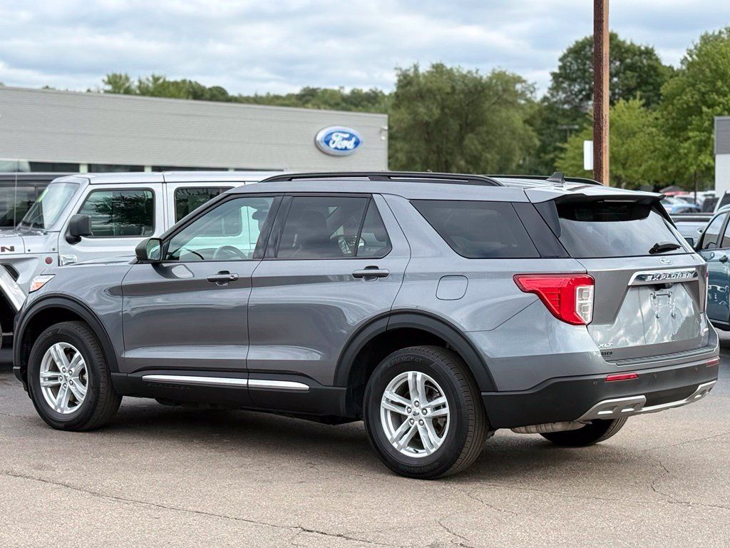 Used 2024 Ford Explorer XLT w/ Equipment Group 202A AWD/4WD image 37