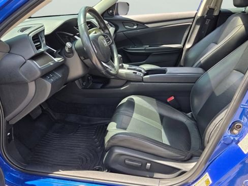 Used 2017 Honda Civic Touring image 9