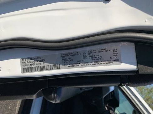 Certified 2022 Jeep Grand Cherokee L Laredo w/ Luxury Tech Group I AWD/4WD image 24