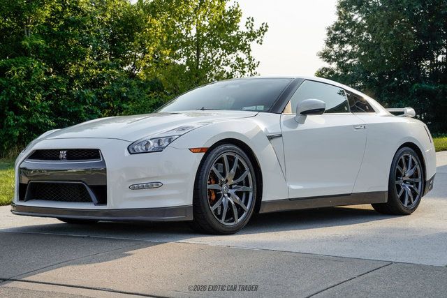 Used 2016 Nissan GT-R Premium AWD/4WD image 14