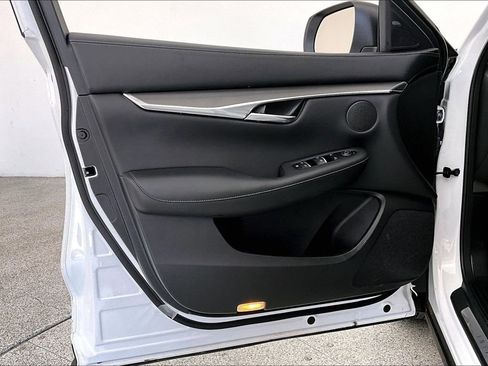 Certified 2025 INFINITI QX50 Pure image 22