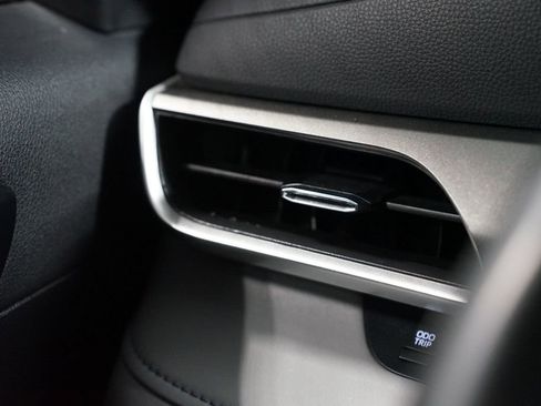 Certified 2024 Toyota Highlander LE image 25