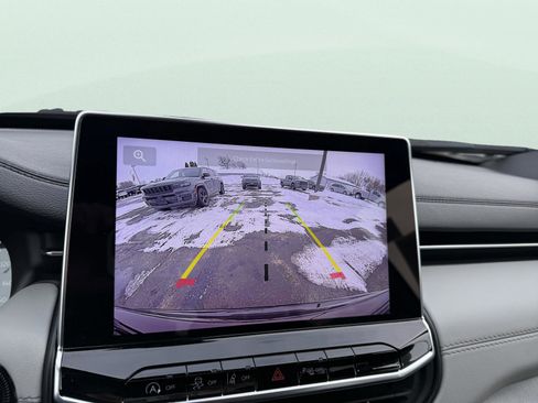 Used 2025 Jeep Compass Limited image 23