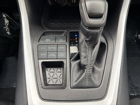 Certified 2025 Toyota RAV4 XLE AWD/4WD image 27