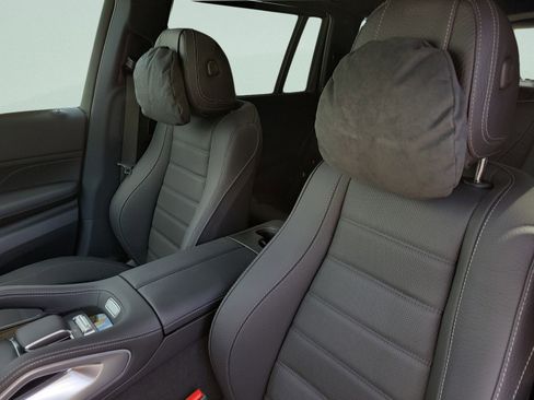 New 2026 Mercedes-Benz GLS 580 4MATIC image 18