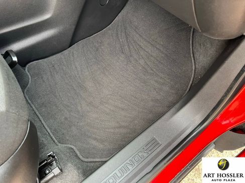 Used 2023 Chevrolet Equinox LT image 12