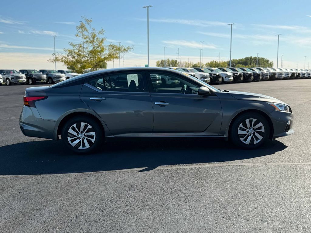 Used 2021 Nissan Altima 2.5 S w/ Driver Assist Package FWD image 5