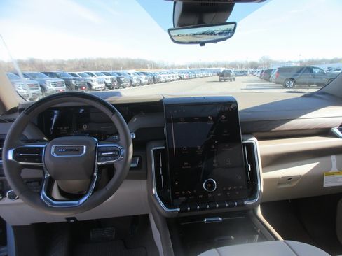 New 2026 GMC Yukon Denali w/ Denali Reserve Package image 16