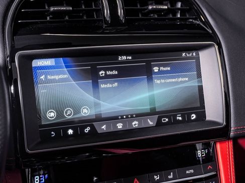 Used 2020 Jaguar F-PACE SVR image 23