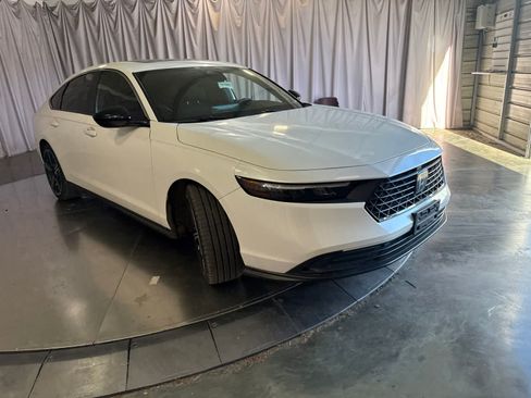 Used 2024 Honda Accord Sport image 3