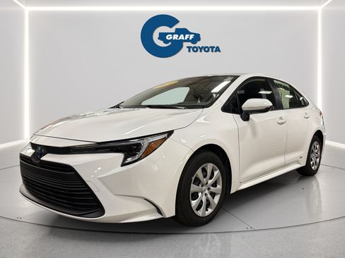 Used 2024 Toyota Corolla LE AWD/4WD image 1