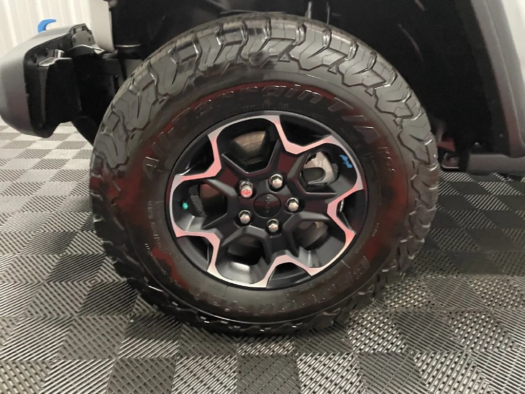 Used 2022 Jeep Wrangler Unlimited Rubicon 4xe AWD/4WD image 13