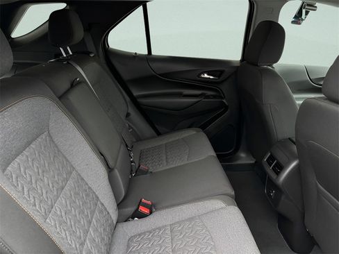 Used 2024 Chevrolet Equinox LT image 24