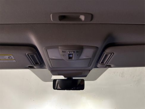 Used 2018 Nissan Armada Platinum image 18