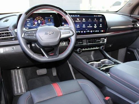 Used 2024 Chevrolet Traverse RS image 5