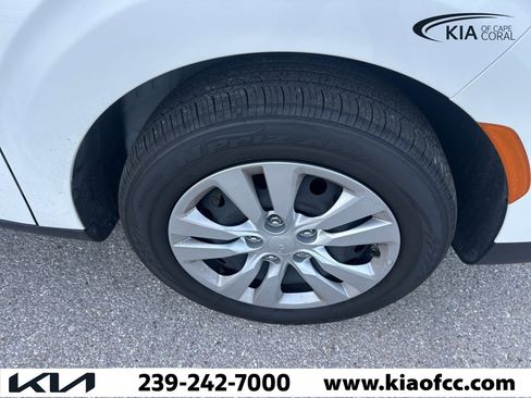 Certified 2025 Kia Soul LX image 12