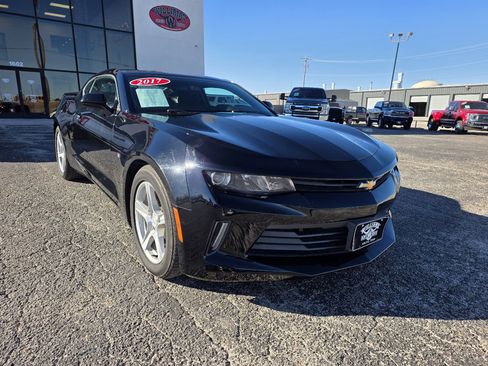 Used 2017 Chevrolet Camaro LT image 1