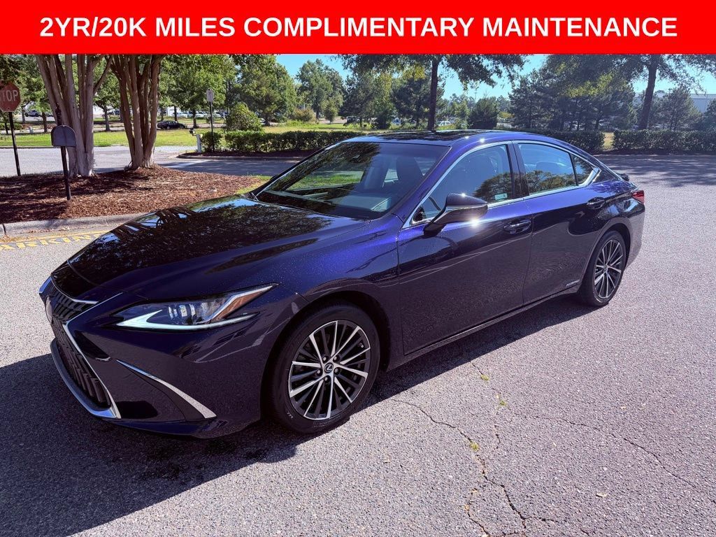 Certified 2022 Lexus ES 300h w/ Premium Package FWD image 3