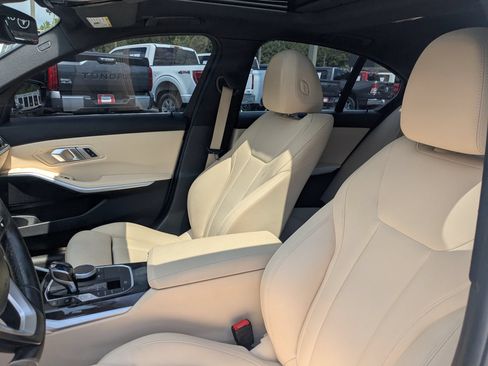 Used 2019 BMW 330i Sedan w/ Convenience Package RWD image 14