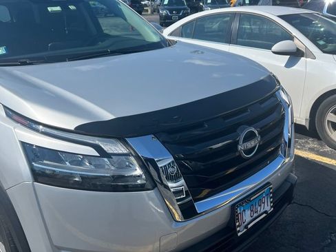 Used 2022 Nissan Pathfinder SV AWD/4WD image 1