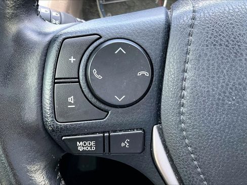 Used 2018 Toyota RAV4 Limited FWD image 21
