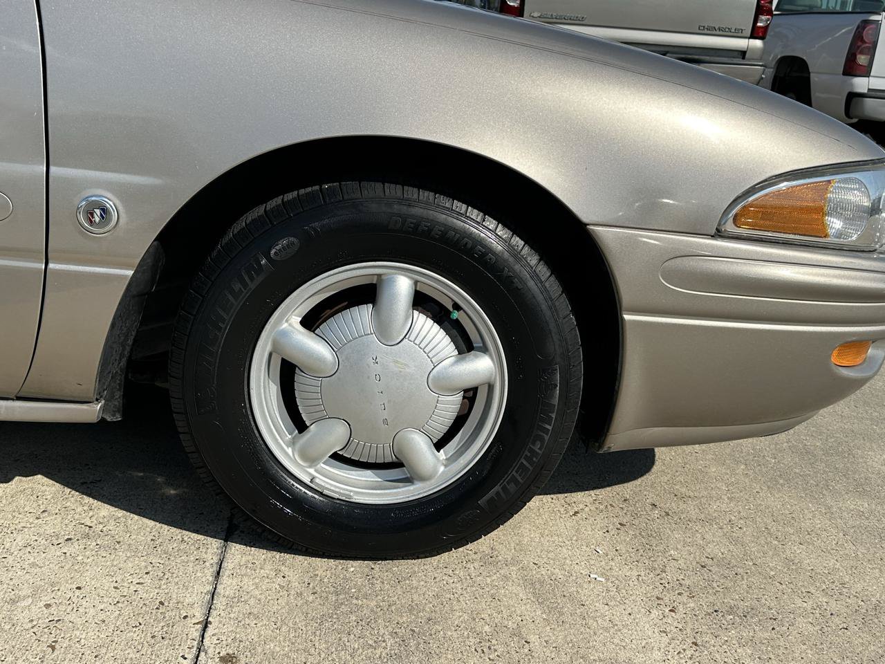Used 2000 Buick Le Sabre Custom w/ Prestige Opt Pkg FWD image 8