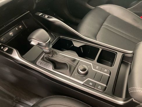 Used 2023 Kia Sorento S image 9