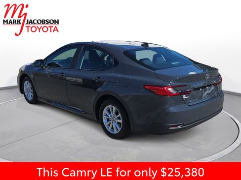 Used 2025 Toyota Camry LE image 13