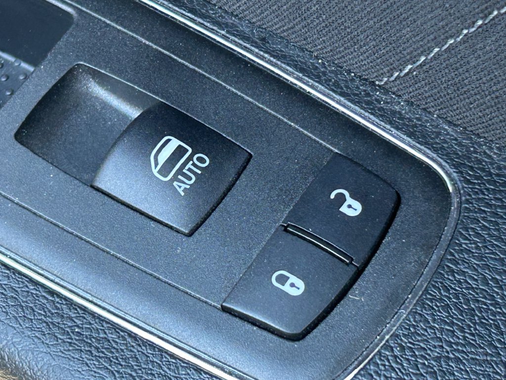 Used 2020 Dodge Charger SXT AWD/4WD image 32