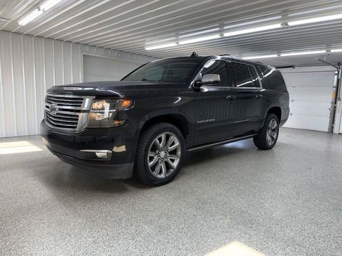 Used 2017 Chevrolet Suburban Premier AWD/4WD image 3
