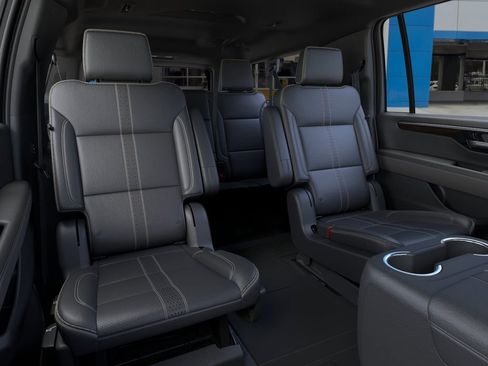 New 2026 Chevrolet Suburban High Country AWD/4WD image 17