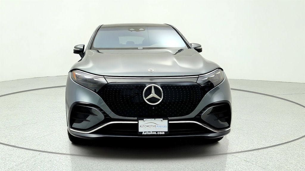 Used 2023 Mercedes-Benz EQS 580 4MATIC SUV image 2