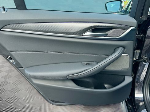 Used 2023 BMW 540i w/ M Sport Package image 28