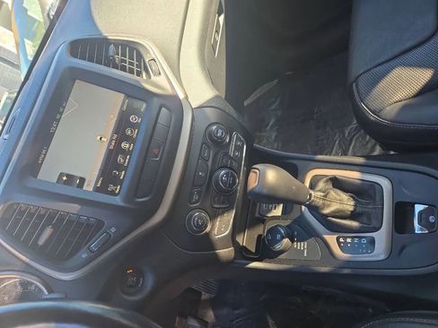 Used 2014 Jeep Cherokee Limited w/ Luxury Group image 13