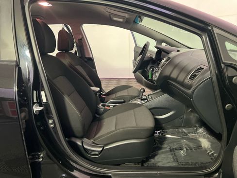 Used 2017 Kia Forte LX image 23