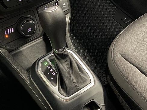 Used 2020 Jeep Renegade Altitude image 19